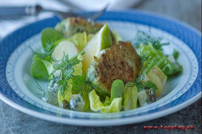 Fiskefrikadeller med hjemmelavet grov urteremoulade