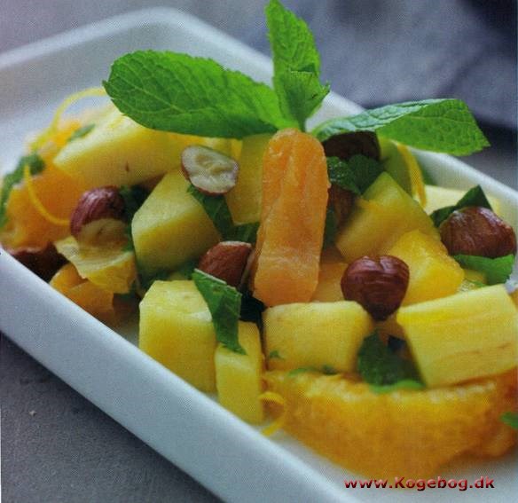 Salat med mango, appelsin og abrikos