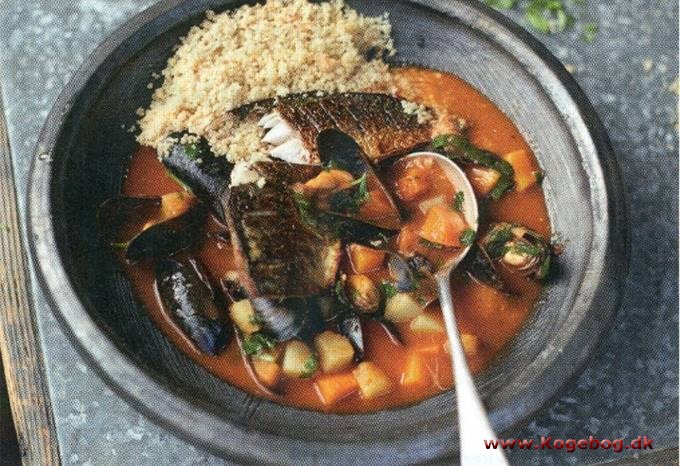 Fiskesuppe med makrel, muslinger og couscous