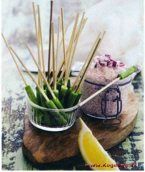 Stenbiderrogn med grønne asparges-sticks