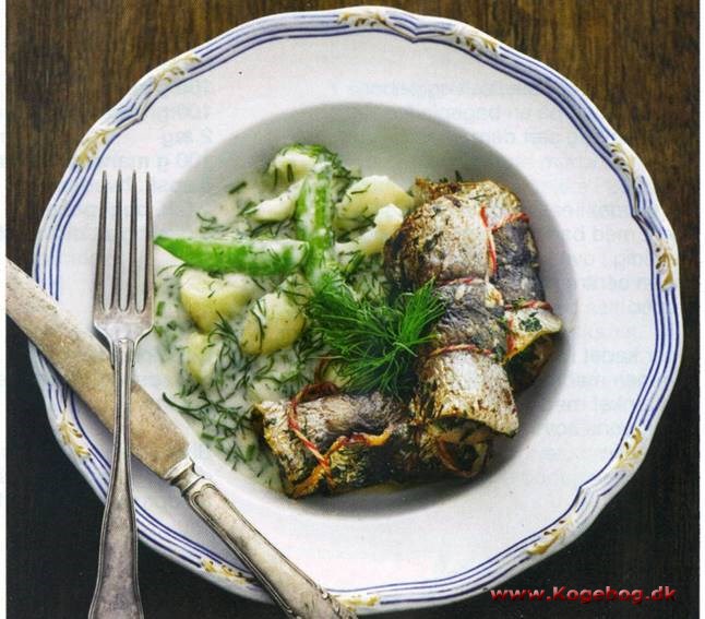 Hornfisk med stuvede kartofler og grønt