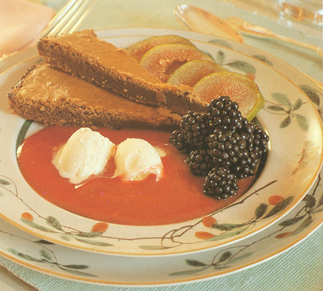 Gulerodssuppe, Peberkylling og Chokoladekage med hindbærpuré