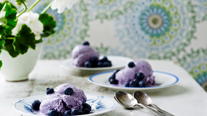 Koldskål-is med blåbær