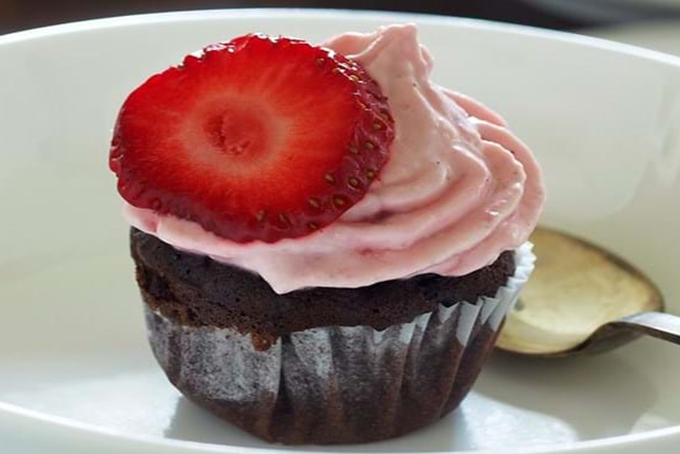 Cupcake med bønner og jordbærskum