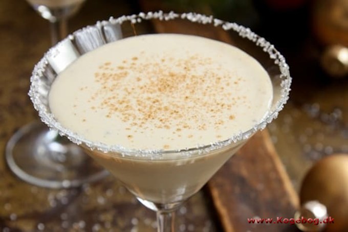 Eggnog cocktail