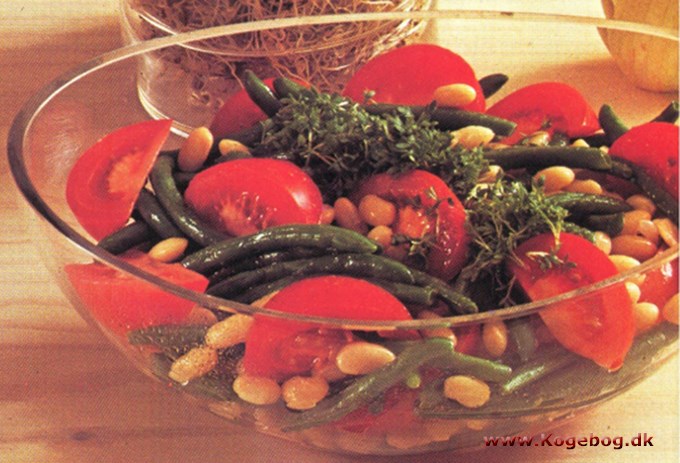 Bønnesalat med tomater