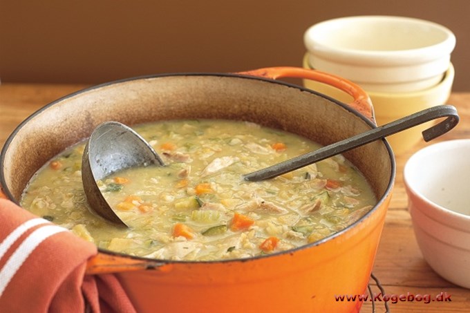 Hønsekødsuppe med boller