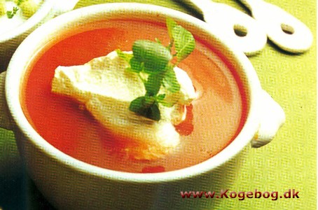 Kold tomatsuppe med cremefraiche