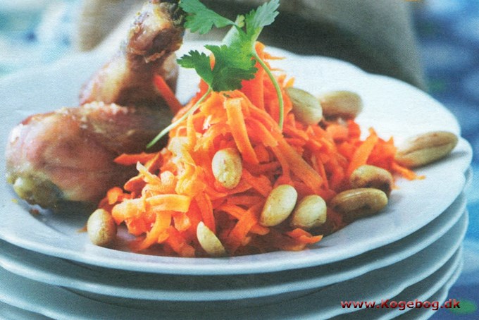 Kyllingelår og asiatisk gulerodssalat