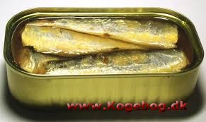 Pasta med tomatsauce og sardiner