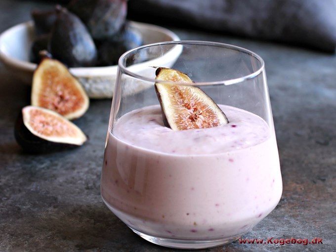 Smoothies med figner, honning og yoghurt