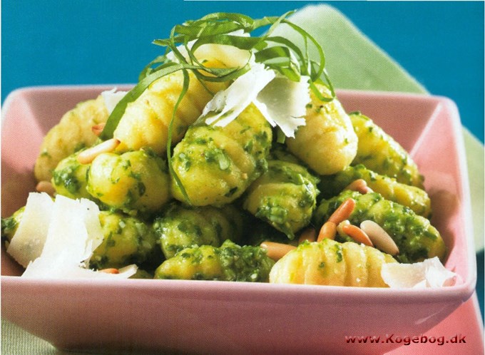 Gnocchi med ramsløgspesto