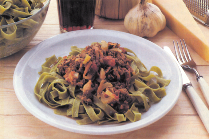 Fettuccine verdi Bolognese - Grøn båndspaghetti med kødsauce