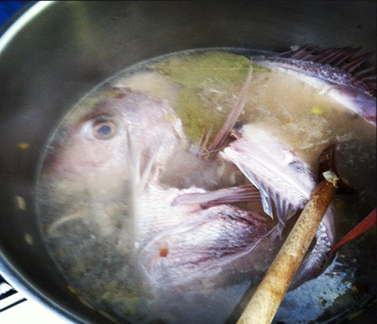 Fiskebouillon grundopskrift