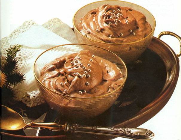 Chokolademousse og marengsreder