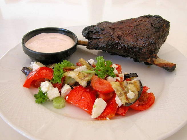 Shortrib med grønsager | let og godt på Kogebog.dk 💘