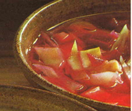 Rødbedesuppe med løg og selleri
