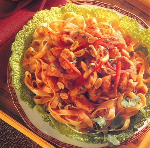 Thai kylling fettuccine salat