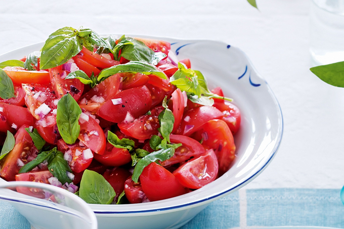 Tomatsalat med basilikum