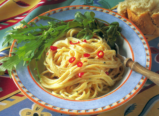 Spaghetti med hvidløgssauce