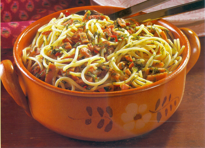 Spaghetti med skinke og persille