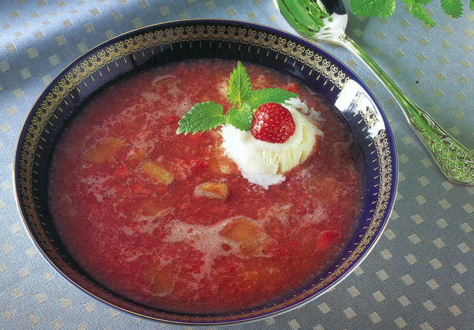Jordbær- og rabarbersuppe