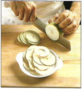 Rørt stilton med sprød æbletærte, pommeau-sirup og tørrede æbler