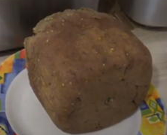 Rugbrød med kefir i en brødmaskine