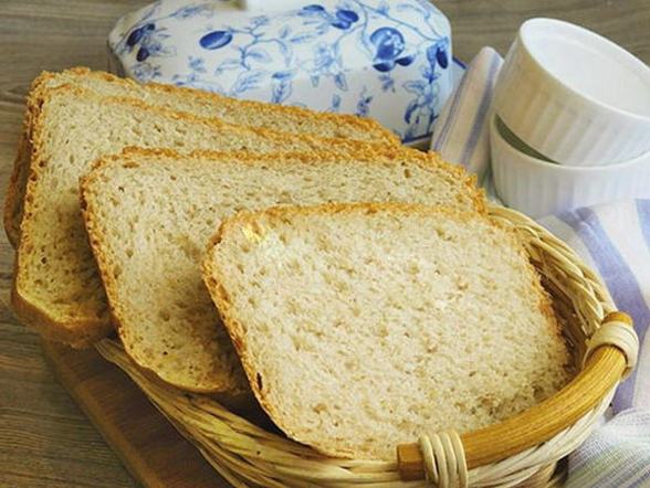 Rugbrød uden malt i en brødmaskine