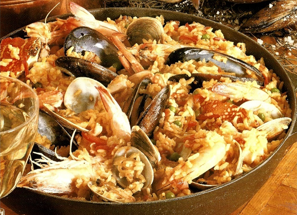 Paella med fisk og skaldyr - bedst på Kogebog.dk 💘