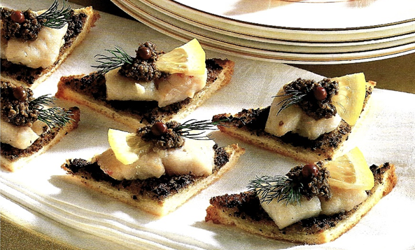 Rødtunge og tapenade på toast - bedst på Kogebog.dk 💘