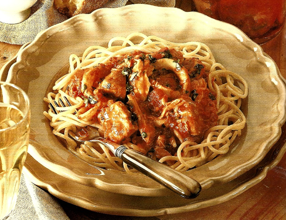 Spaghetti med alt godt fra havet - bedst på Kogebog.dk 💘