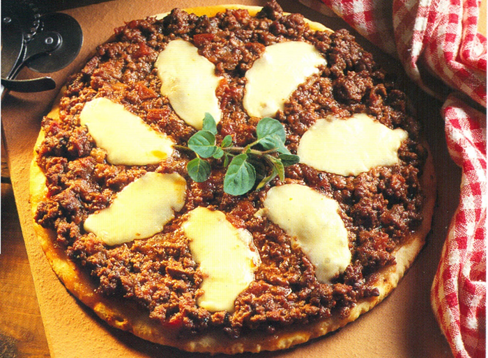 Pizza Bolognese