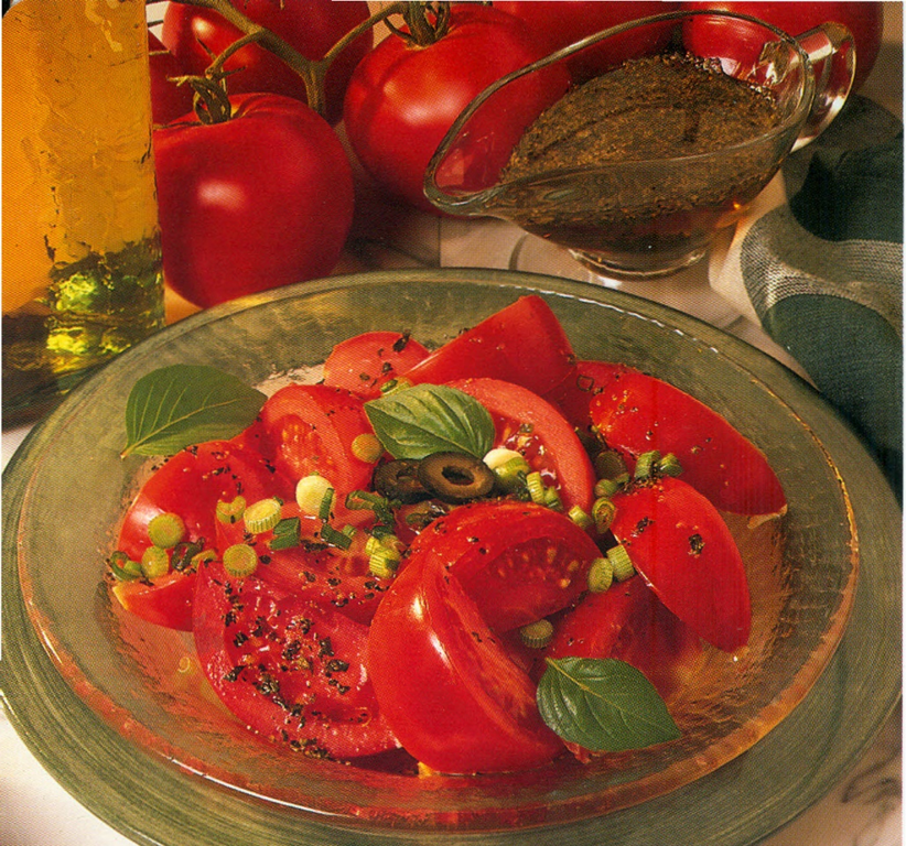 Tomat- og basilikumsalat