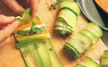 Zucchini- og gulerodsruller