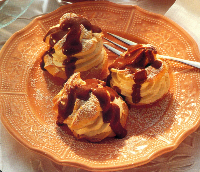 Petit choux med chokolade