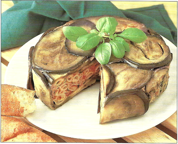 Aubergine og pastatærte