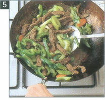Chow mein med oksekød
