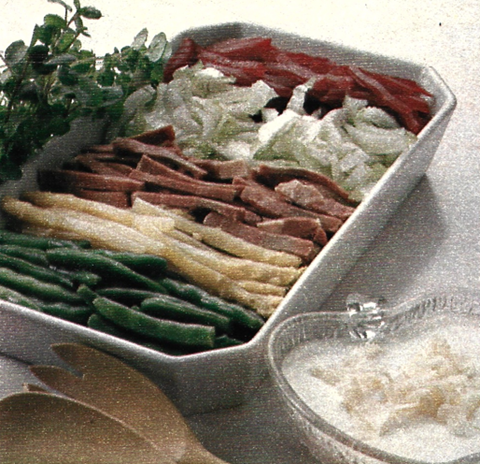 Frokostsalat med peberrodsdressing - prøv Kogebog.dk i dag