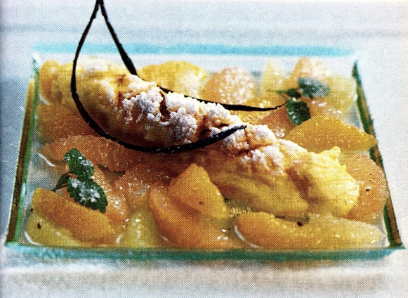 Omelet med vaniljemarinerede citrusfrugter - Kogebog.dk 💘