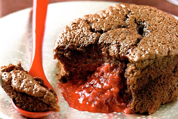 Chokoladekager med blødt hindbærfyld - Let og godt