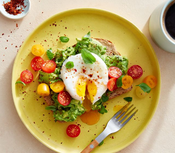 Pocheret æg og avocado toast i airfryer